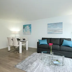 Gorgeous Old Town With Patio And Parking! Victoria