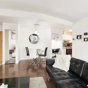 Apartment 2bdrm Luxurious In Heart Of Downtown, Vancouver