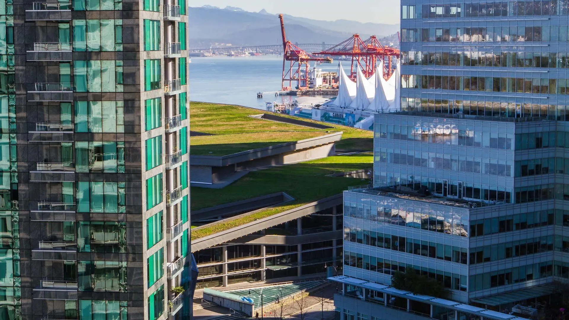 Pinnacle Hotel Harbourfront Vancouver 4*,  Canada