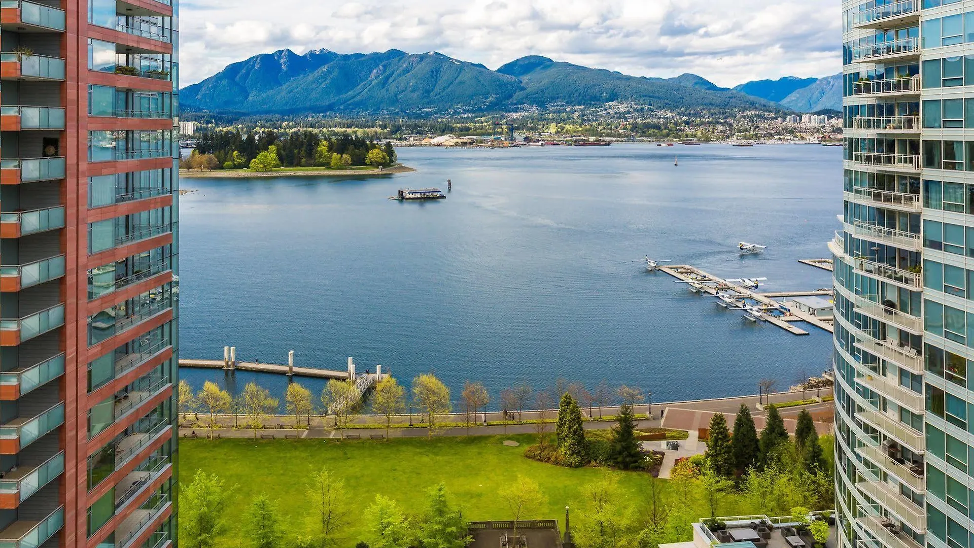 Pinnacle Hotel Harbourfront Vancouver